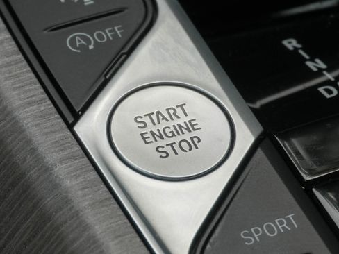 Certified 2025 BMW 330i Sedan RWD image 18