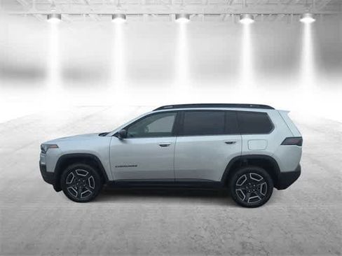 New 2026 Jeep Cherokee Laredo image 5
