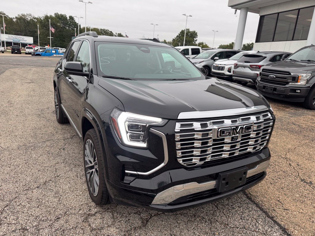 Used 2026 GMC Terrain Denali w/ LPO, Black Badging Package AWD/4WD image 1