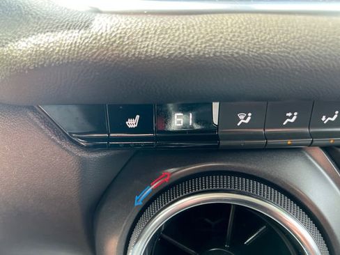 Used 2025 Chevrolet Blazer LT AWD/4WD image 23