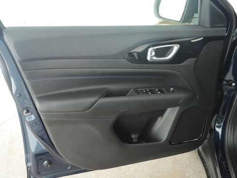 New 2026 Jeep Compass Latitude image 5