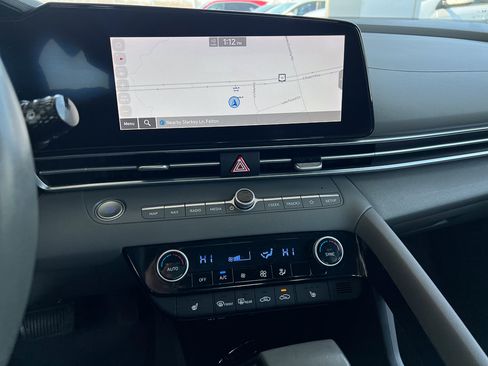 Used 2023 Hyundai Elantra SEL w/ Convenience Package image 16