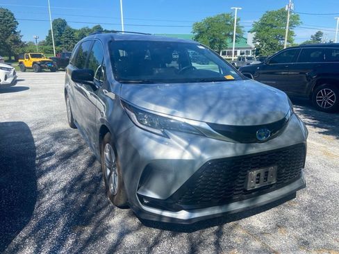 Used 2021 Toyota Sienna XSE w/ XSE Plus Package AWD/4WD image 1