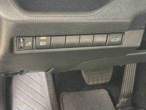 Used 2024 Toyota RAV4 XLE Premium FWD image 10