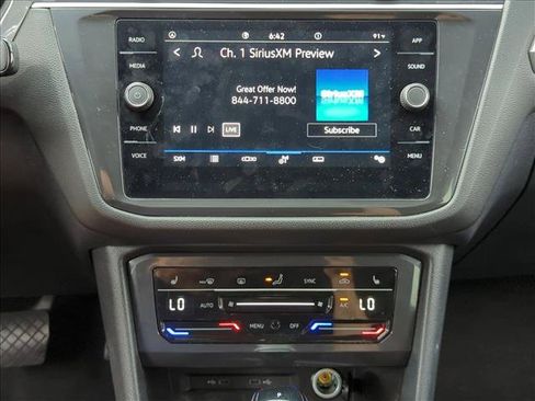 Used 2024 Volkswagen Tiguan SE FWD image 14