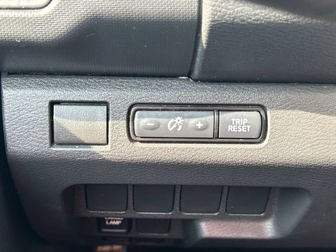 Used 2022 Nissan Frontier S RWD image 21