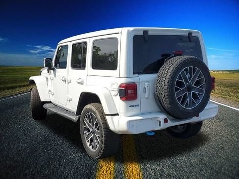 Used 2024 Jeep Wrangler High Altitude AWD/4WD image 2