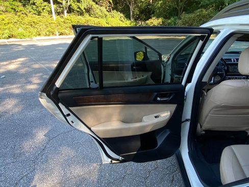 Used 2016 Subaru Outback 2.5i Limited AWD/4WD image 44