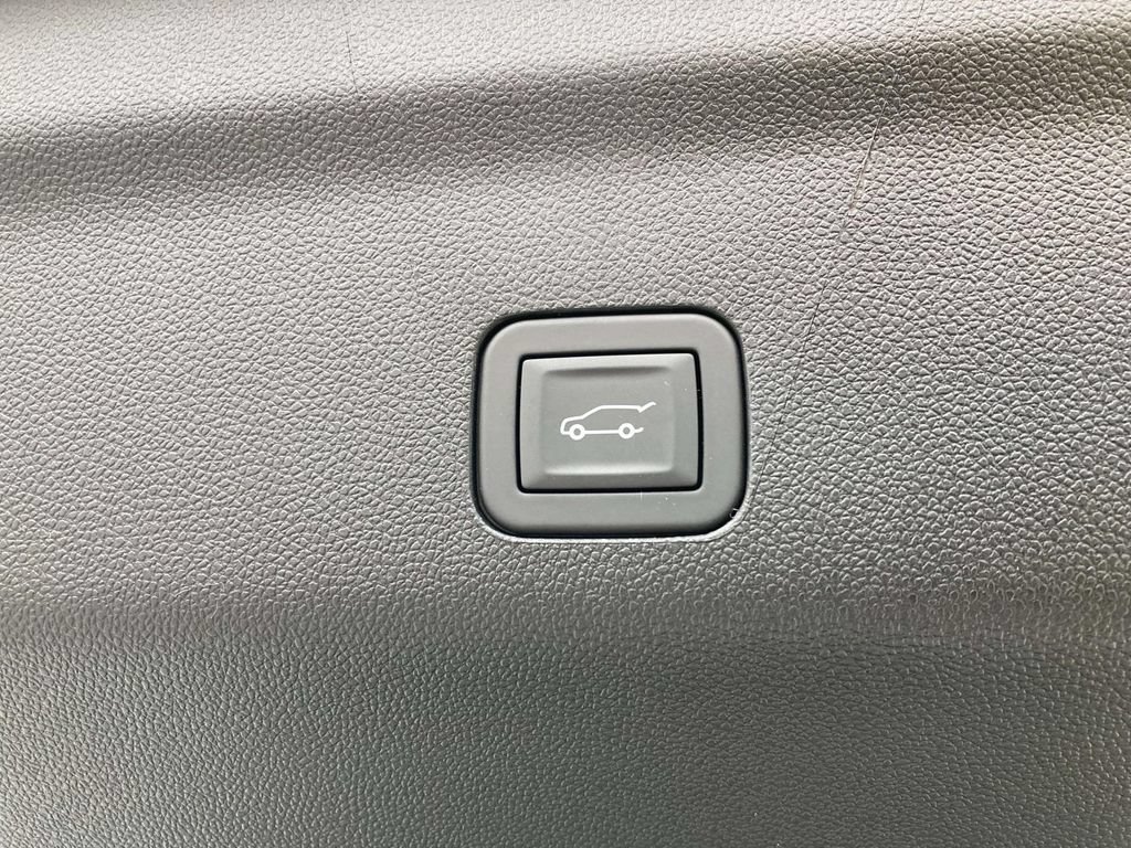 New 2026 Chevrolet Tahoe High Country AWD/4WD image 12