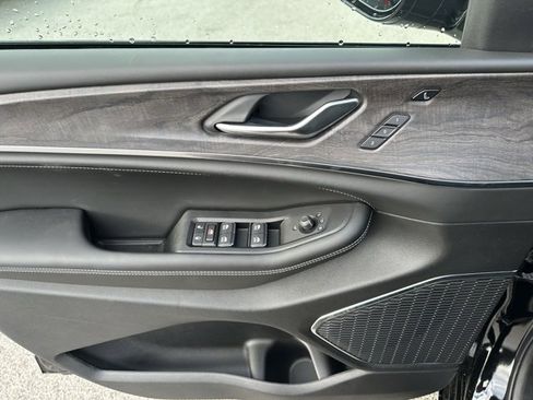 New 2025 Jeep Grand Cherokee Overland image 23