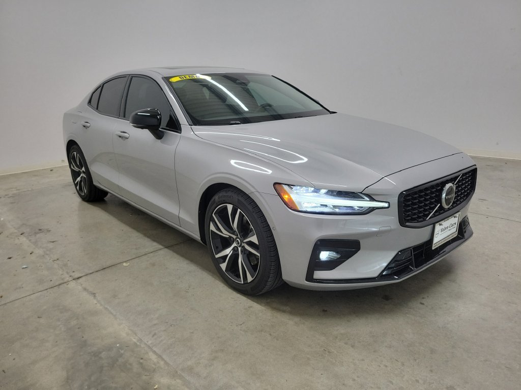 Used 2025 Volvo S60 B5 Plus w/ Protection Package Premier FWD image 4