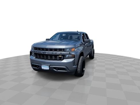 Used 2020 Chevrolet Silverado 1500 Custom w/ Custom Value Package RWD image 3