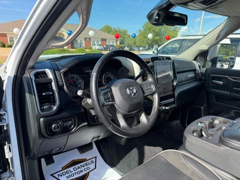 Used 2024 RAM 2500 Laramie AWD/4WD image 13