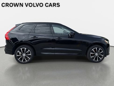 Certified 2025 Volvo XC60 B5 Plus image 3