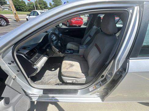 Used 2012 Toyota Camry LE image 11