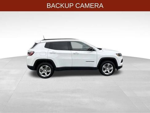 Used 2023 Jeep Compass Latitude w/ Convenience Group AWD/4WD image 8