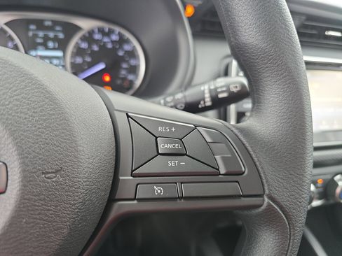 New 2025 Nissan Kicks Play S image 17