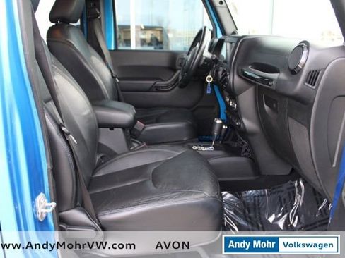 Used 2014 Jeep Wrangler Unlimited Sahara image 21