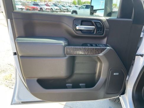 Used 2022 GMC Sierra 3500 Denali w/ Denali Ultimate Package AWD/4WD image 15