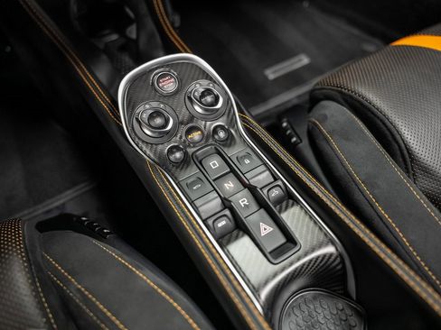 Used 2018 McLaren 570S Spider image 45