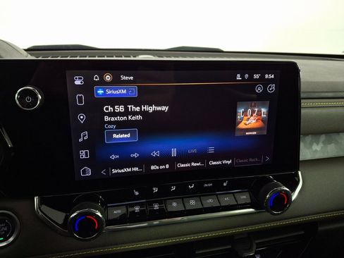 Used 2024 Chevrolet Colorado ZR2 w/ Technology Package image 16