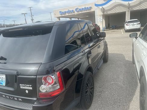 Used 2011 Land Rover Range Rover Sport HSE LUX image 4