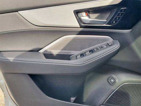 Used 2026 Acura MDX w/ Technology Package image 21