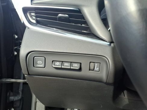 Used 2023 Buick Enclave Avenir w/ Avenir Technology Package FWD image 32