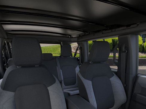 Used 2025 Ford Bronco Big Bend image 12