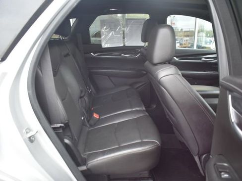 Used 2020 Cadillac XT5 Premium Luxury FWD image 42