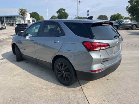 Used 2024 Chevrolet Equinox LS w/ LS Convenience Package FWD image 4