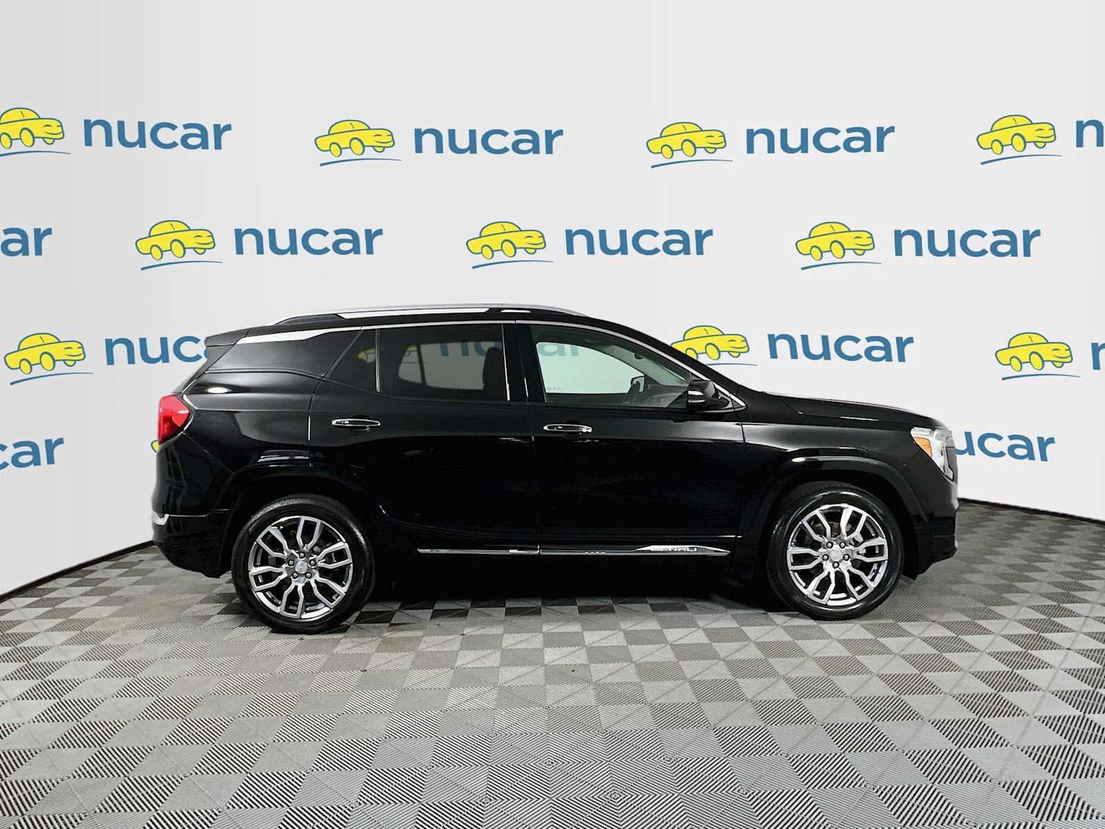 Used 2023 GMC Terrain Denali w/ Denali Premium Package AWD/4WD image 8