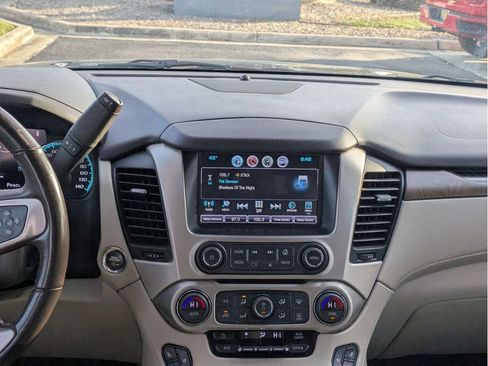 Used 2020 GMC Yukon Denali w/ Denali Premium Package image 17