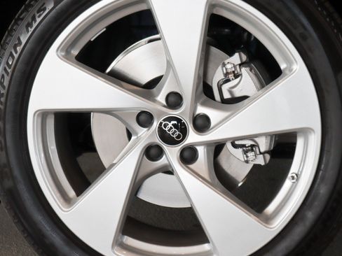 New 2025 Audi Q5 Prestige image 7