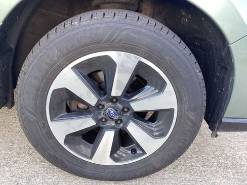 Used 2018 Subaru Forester 2.5i Premium w/ All-Weather Package AWD/4WD image 8