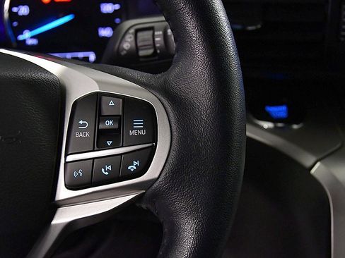 Used 2022 Ford Explorer XLT image 20