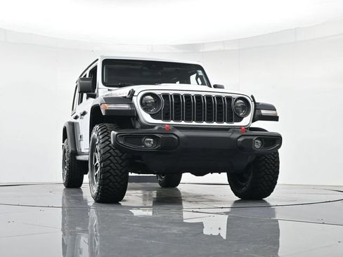 Used 2024 Jeep Wrangler Unlimited Rubicon AWD/4WD image 39
