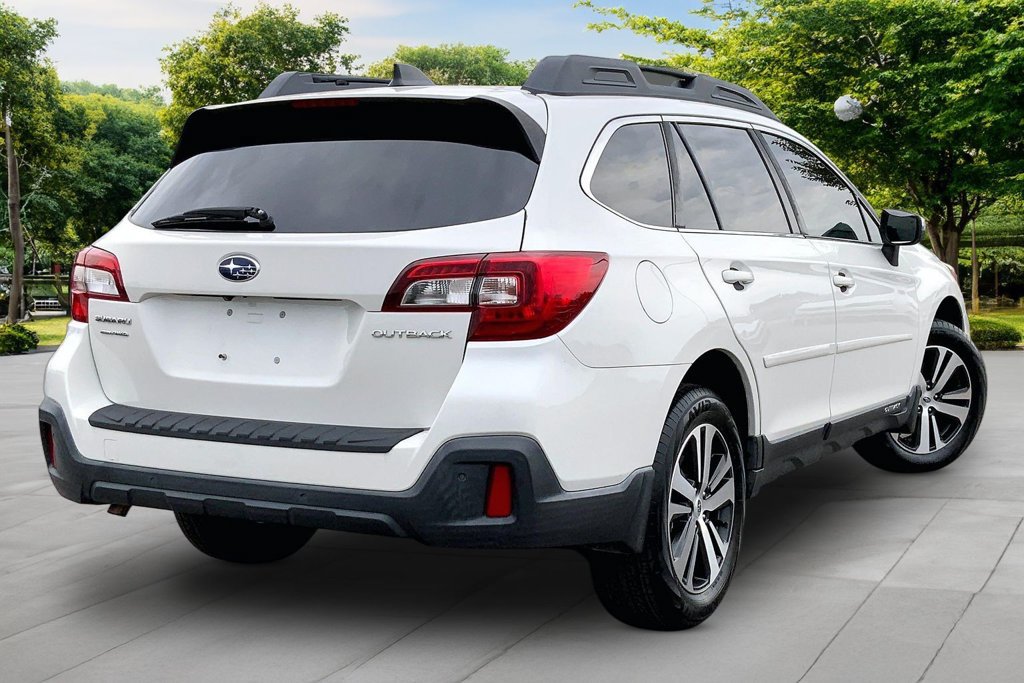 Used 2018 Subaru Outback 2.5i Limited AWD/4WD image 6