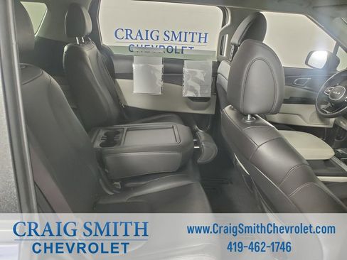 Used 2024 Kia Carnival LX image 16