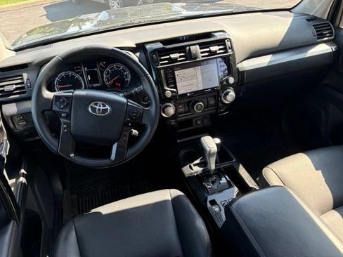 Used 2022 Toyota 4Runner TRD Off-Road Premium w/ Moonroof Package AWD/4WD image 22
