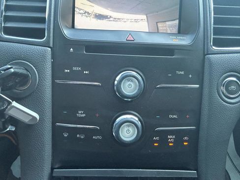 Used 2014 Ford Taurus SEL w/ Equipment Group 201A AWD/4WD image 25