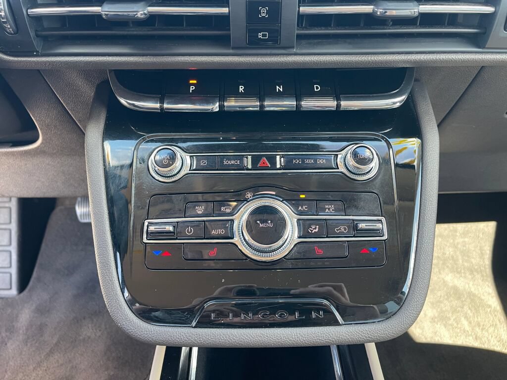 Used 2021 Lincoln Corsair AWD image 12