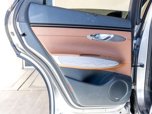 Used 2023 Genesis GV70 2.5T w/ Advanced Package image 20