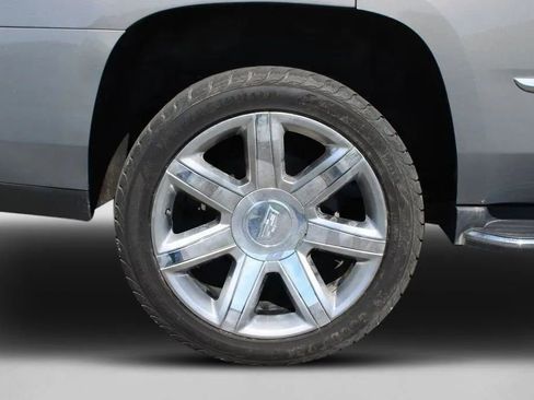 Used 2018 Cadillac Escalade Premium Luxury AWD/4WD image 38