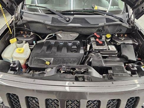 Used 2015 Jeep Patriot High Altitude AWD/4WD image 38