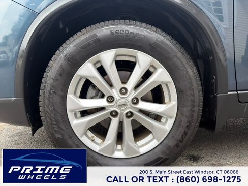 Used 2014 Nissan Rogue SV w/ SV Premium Package AWD/4WD image 24