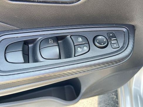 Certified 2024 Nissan Versa SV FWD image 11