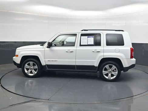 Used 2015 Jeep Patriot Latitude FWD image 7