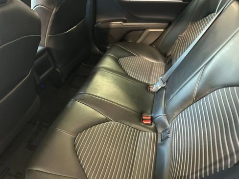 Used 2021 Toyota Camry SE w/ Audio Upgrade Package FWD image 5