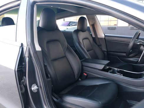 Used 2020 Tesla Model 3 Performance image 32